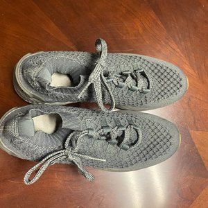 NOBULL Gray runners with rubber bottom (gum bottom)